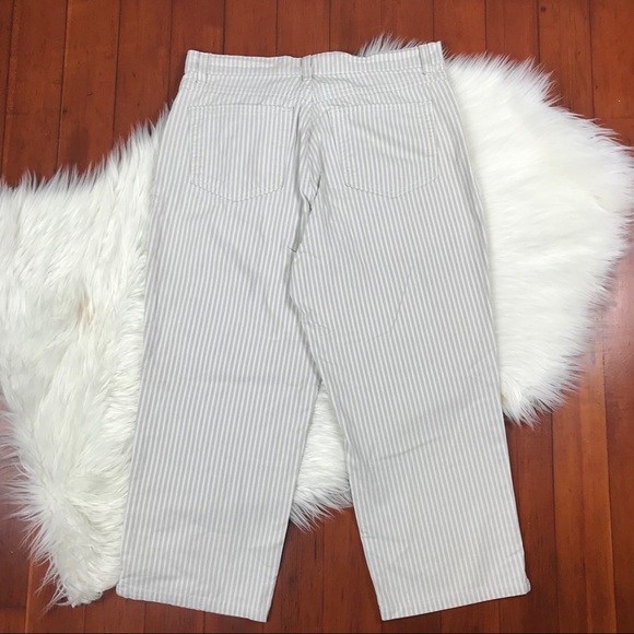 Gloria Vanderbilt Vertical Pinstripe Crop Pants - Picture 8 of 8